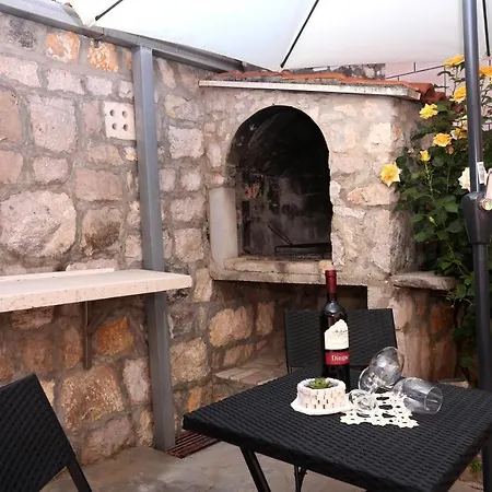 Roses Holiday home Ston